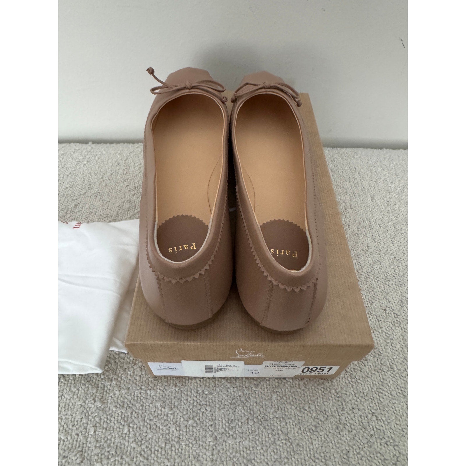CHRISTIAN LOUBOUTIN
Mamadrague leather ballet flats 42 BNIB