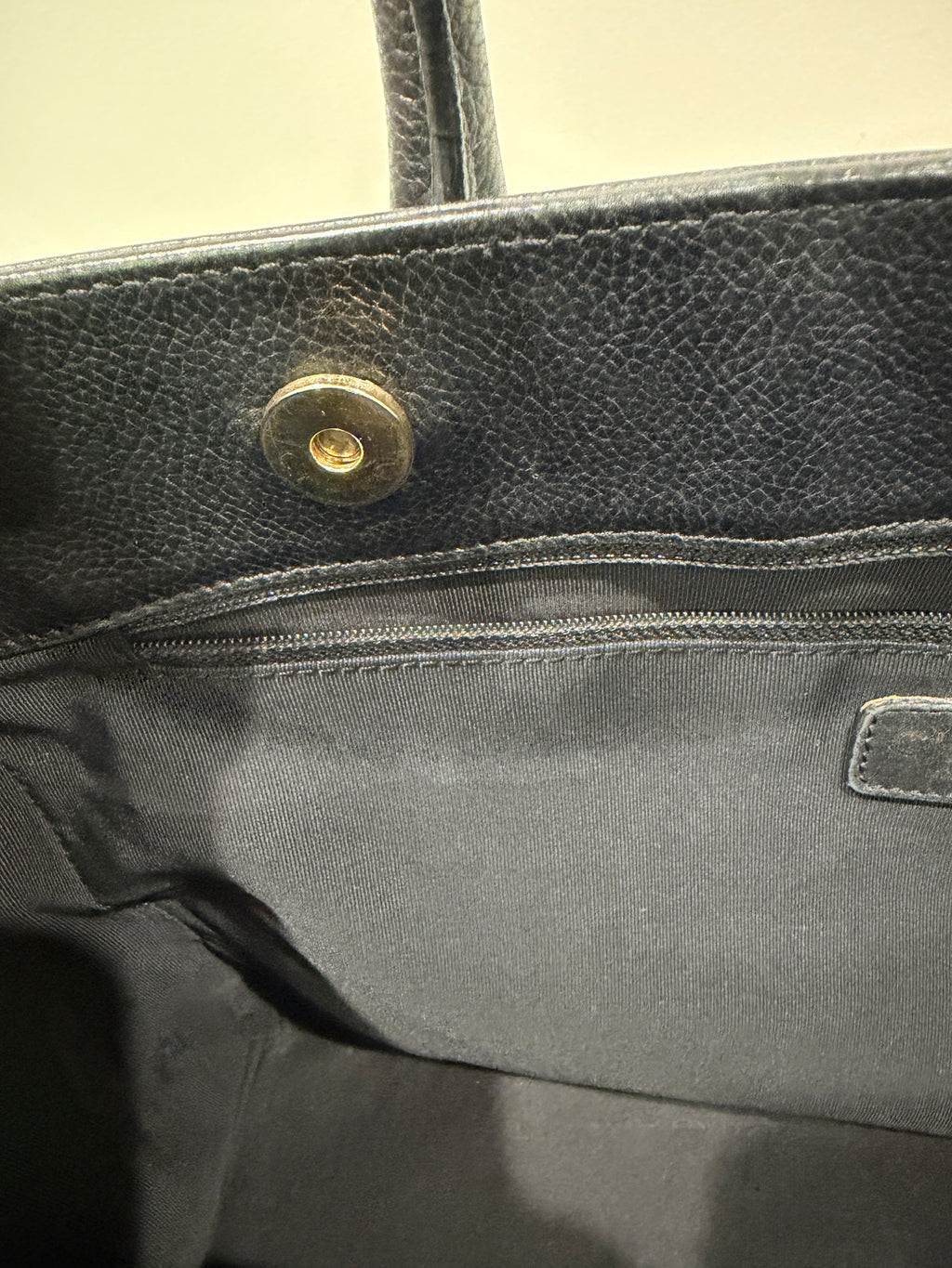 Chanel Medium Executive Cerf Tote Black Caviar Leather Gold Hardware Shoulder Bag With Strap 2004-2005