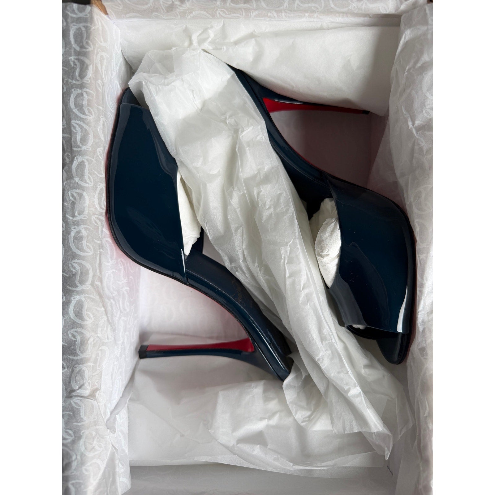 CHRISTIAN LOUBOUTIN Me Dolly Patent Leather Mules 100 size 37.5