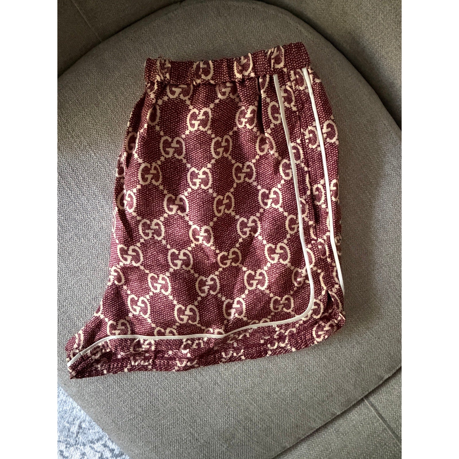 Gucci GG Logo Print Silk Twill Track Shorts Burgundy Cream Size XS NWT $1,400