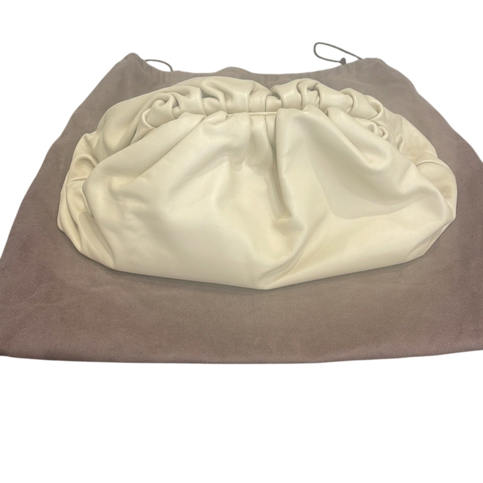 Bottega Veneta The Pouch Large Gathered Leather Clutch in Porridge – NWT