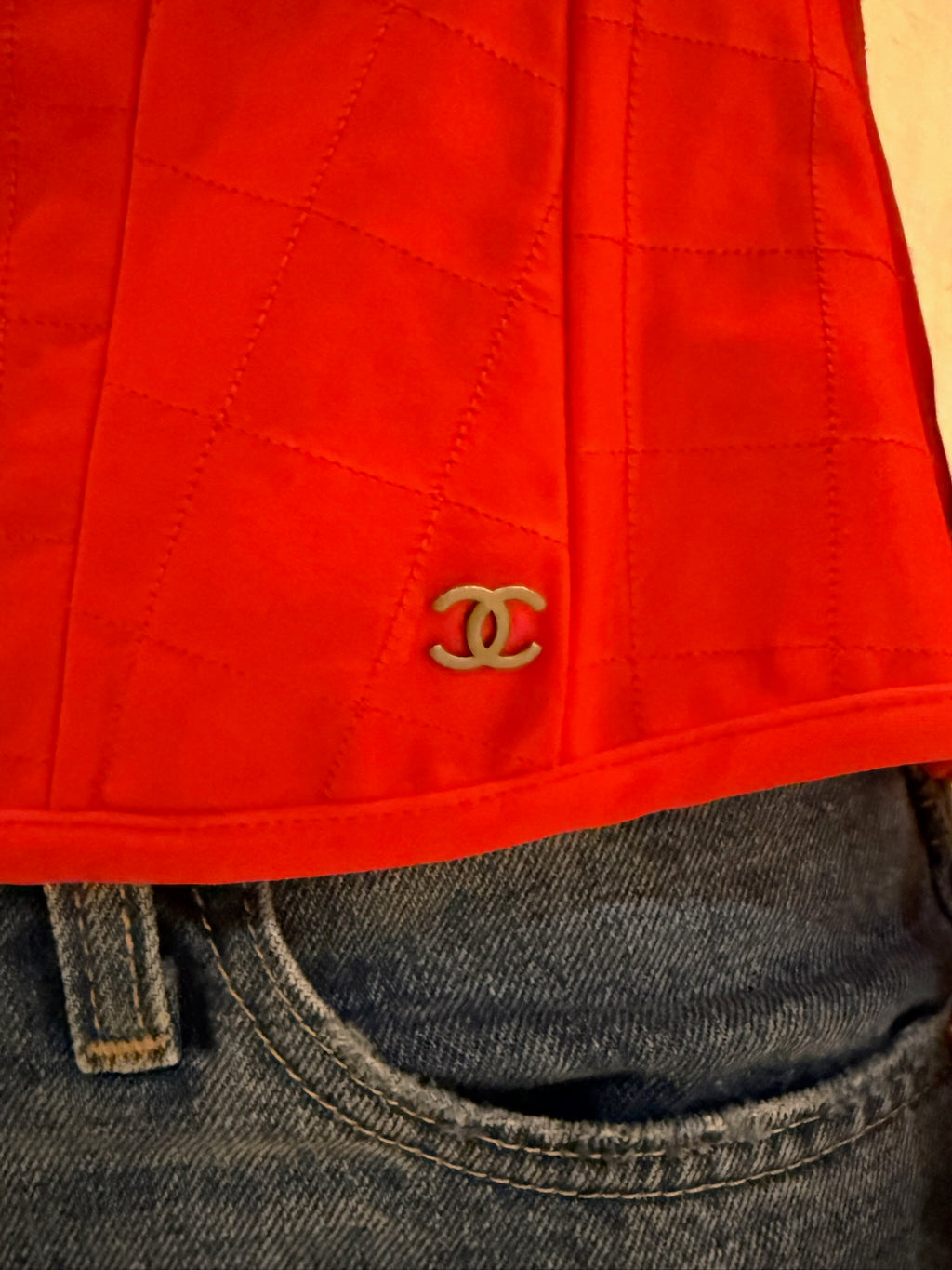 Chanel 2000 CC Logo Red Zipper Top FR36