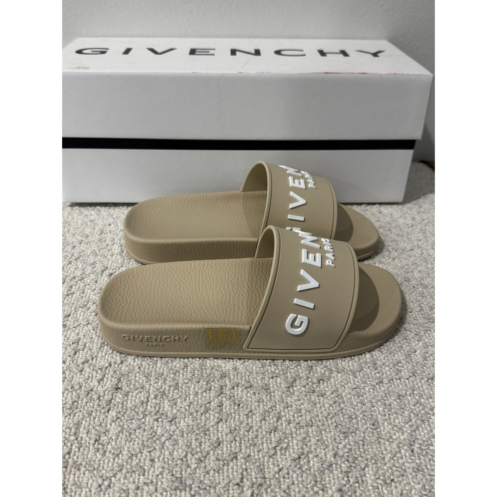 Givenchy Beige Rubber Logo Slides – Brand New - size 35