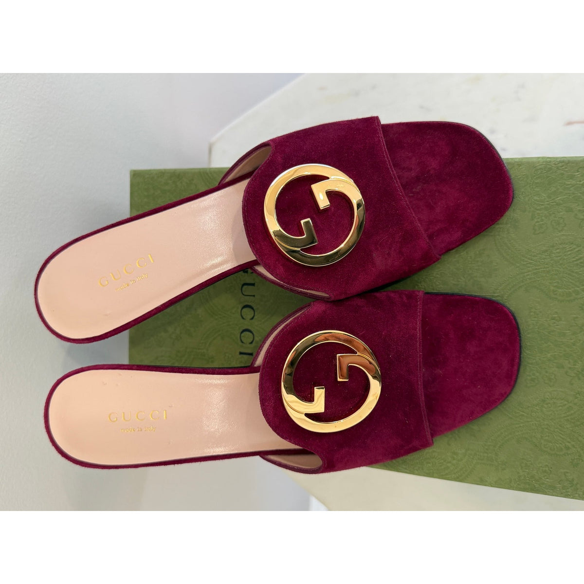 Gucci Blondie Interlocking G 70mm Burgundy Suede Sandals Size 39 New in Box