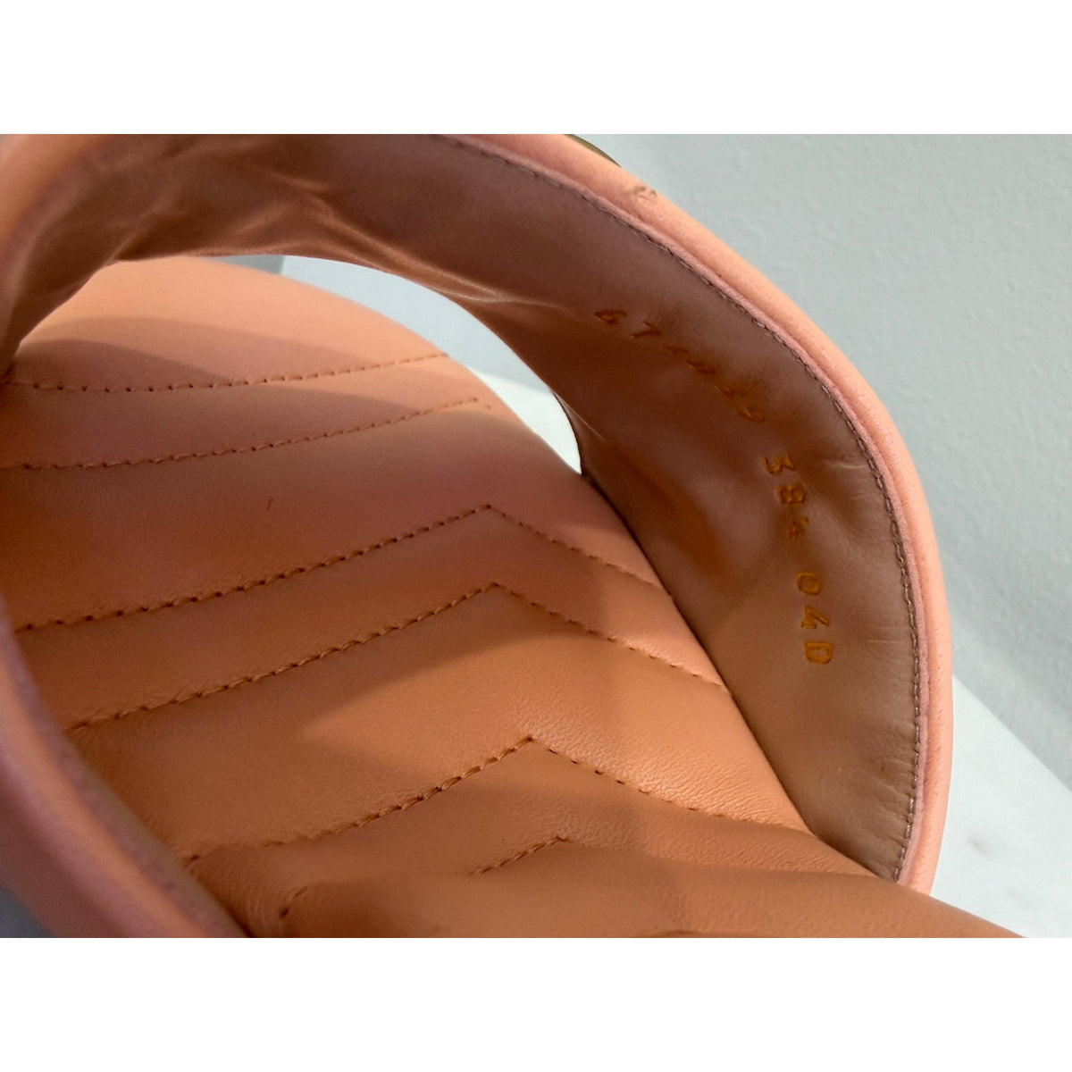 Gucci GG Marmont Matelassé Pink Leather Mule Sandals Size 38.5 New in Box