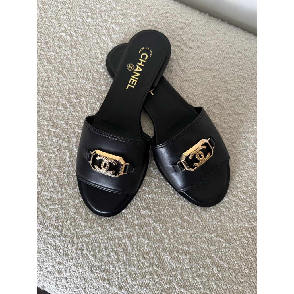 Chanel Black Leather Mules gold CC BNIB SIZE 39.5