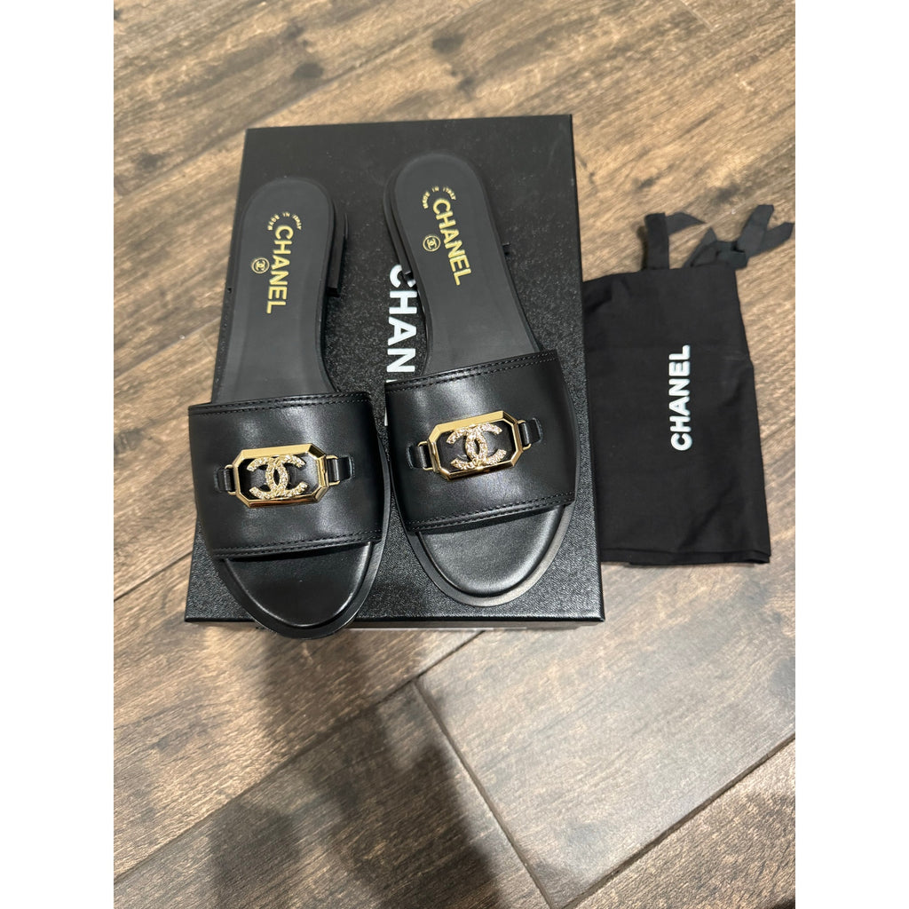 Chanel Black Leather Mules gold CC BNIB SIZE 39.5