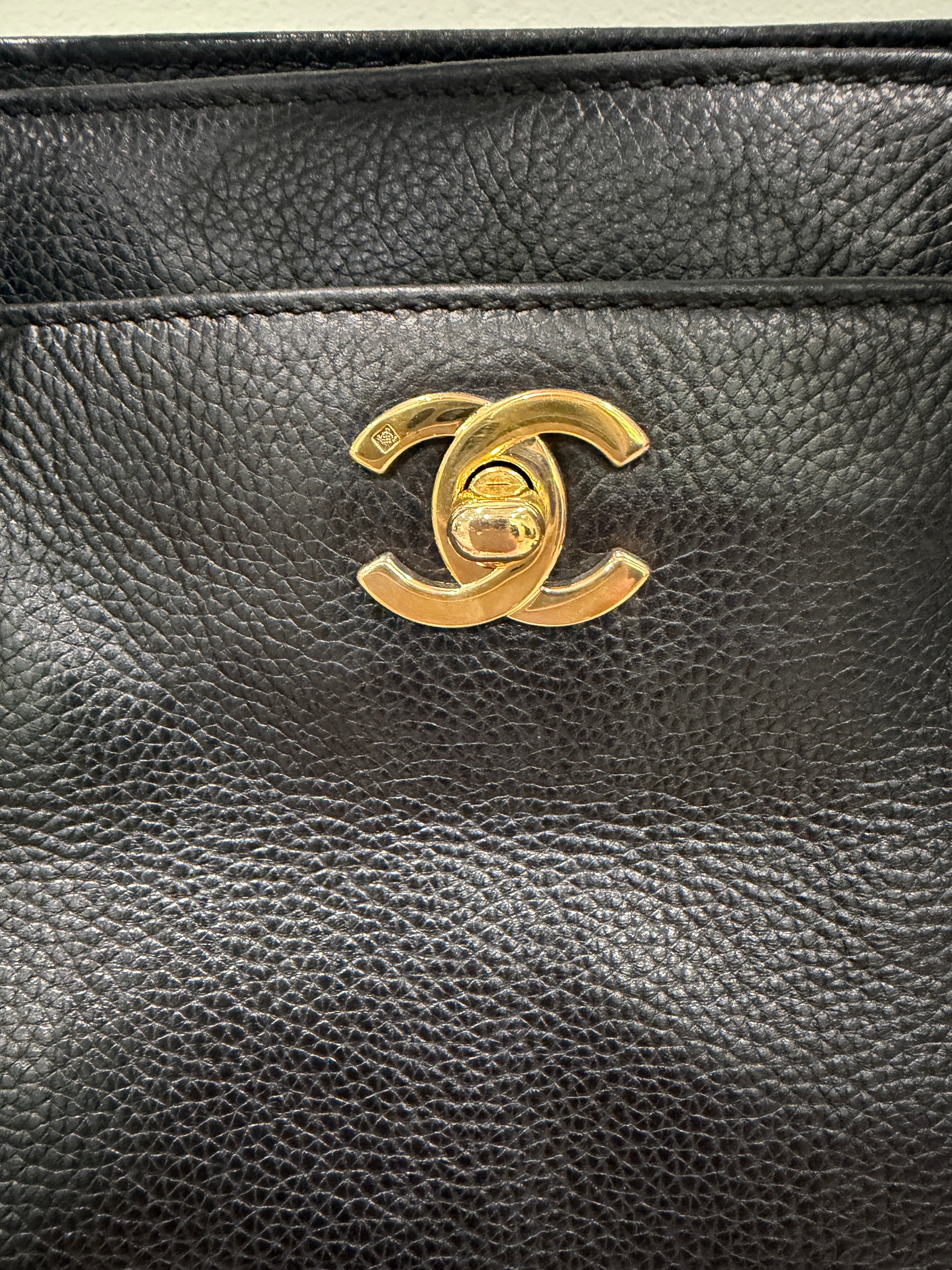 Chanel Medium Executive Cerf Tote Black Caviar Leather Gold Hardware Shoulder Bag With Strap 2004-2005