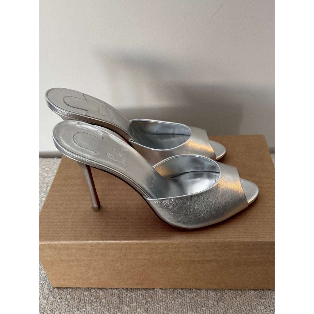 CHRISTIAN LOUBOUTIN 
100mm Me Dolly Metallic Slide Sandals - Silver BNIB