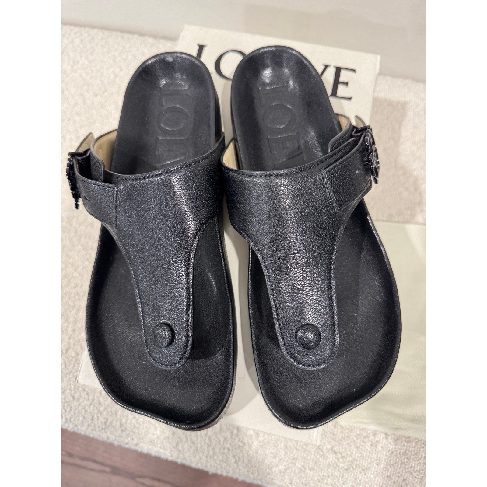LOEWE
Leather Anagram Buckle Comfort Sandals BNIB 41 Black