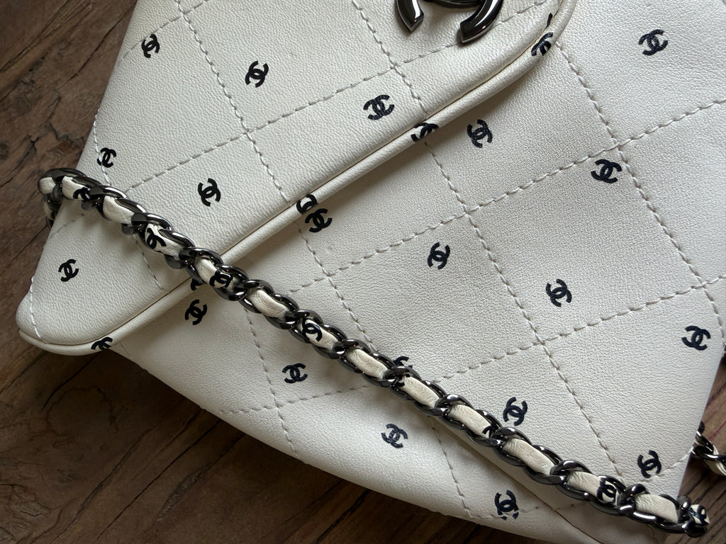 Chanel White Lambskin CC Logo Envelope Clutch Crossbody Bag | Silver Hardware