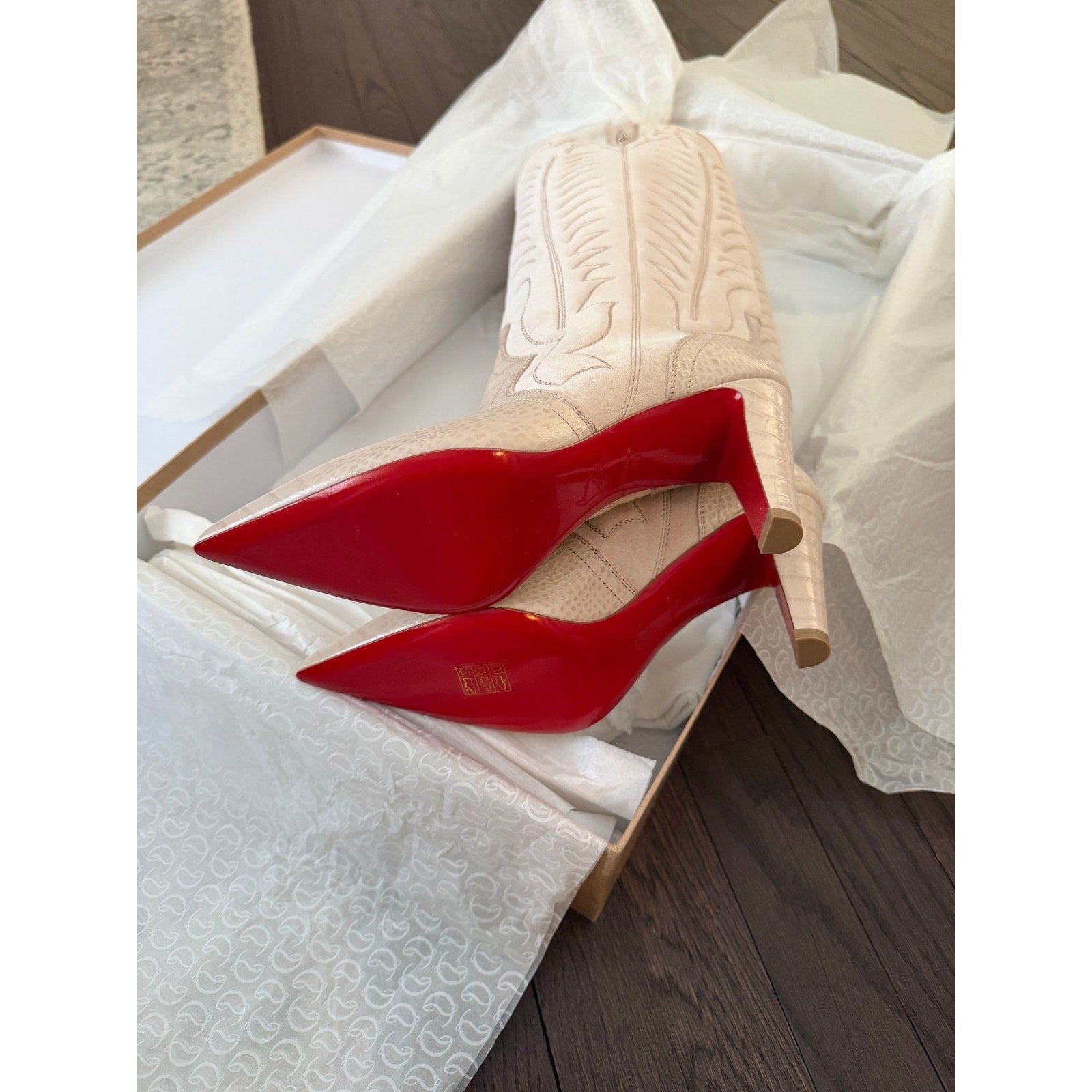 CHRISTIAN LOUBOUTIN 
Santia Knee High Boots - Pearl size 39 BNIB