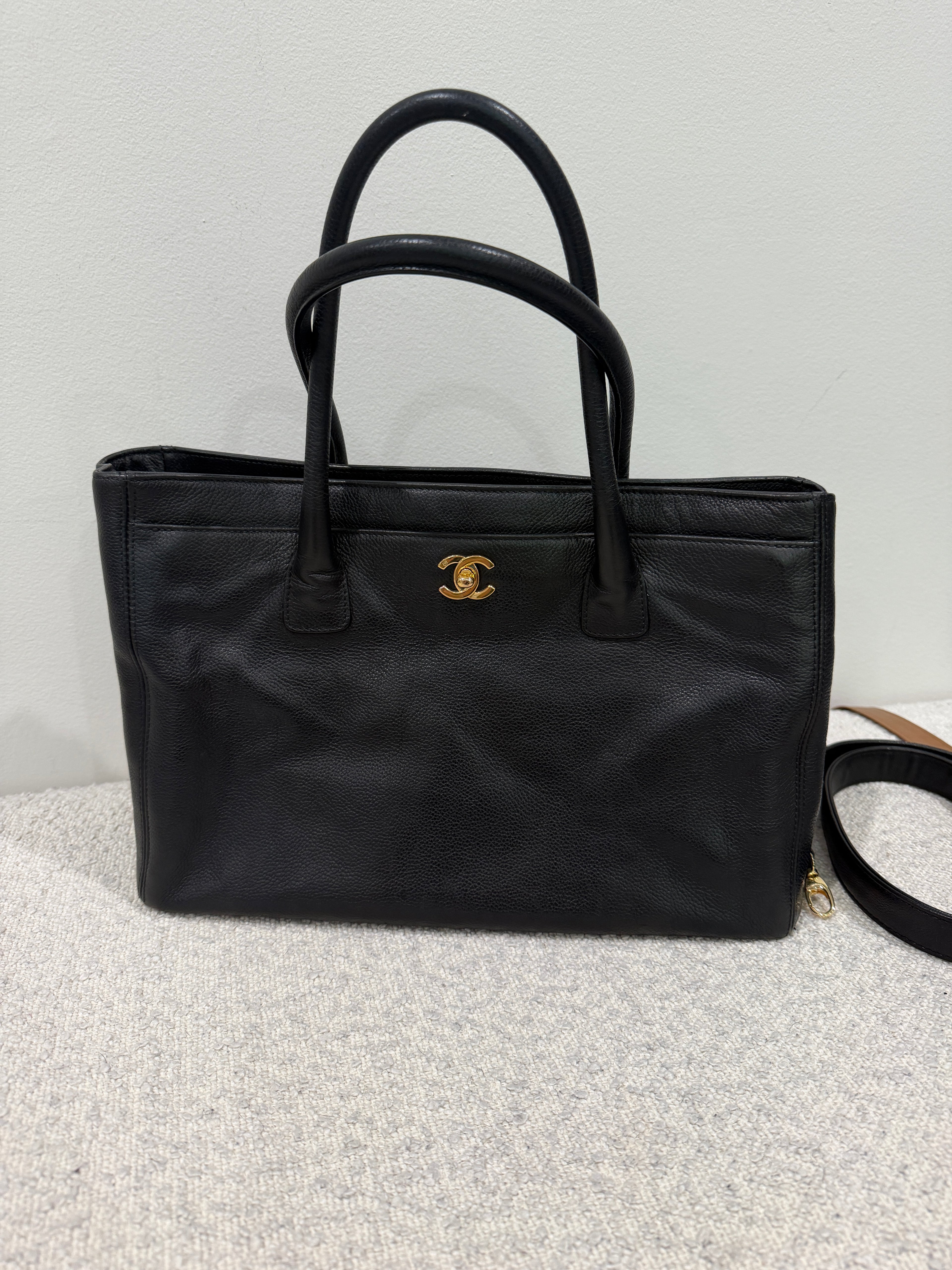 Chanel Medium Executive Cerf Tote Black Caviar Leather Gold Hardware Shoulder Bag With Strap 2004-2005