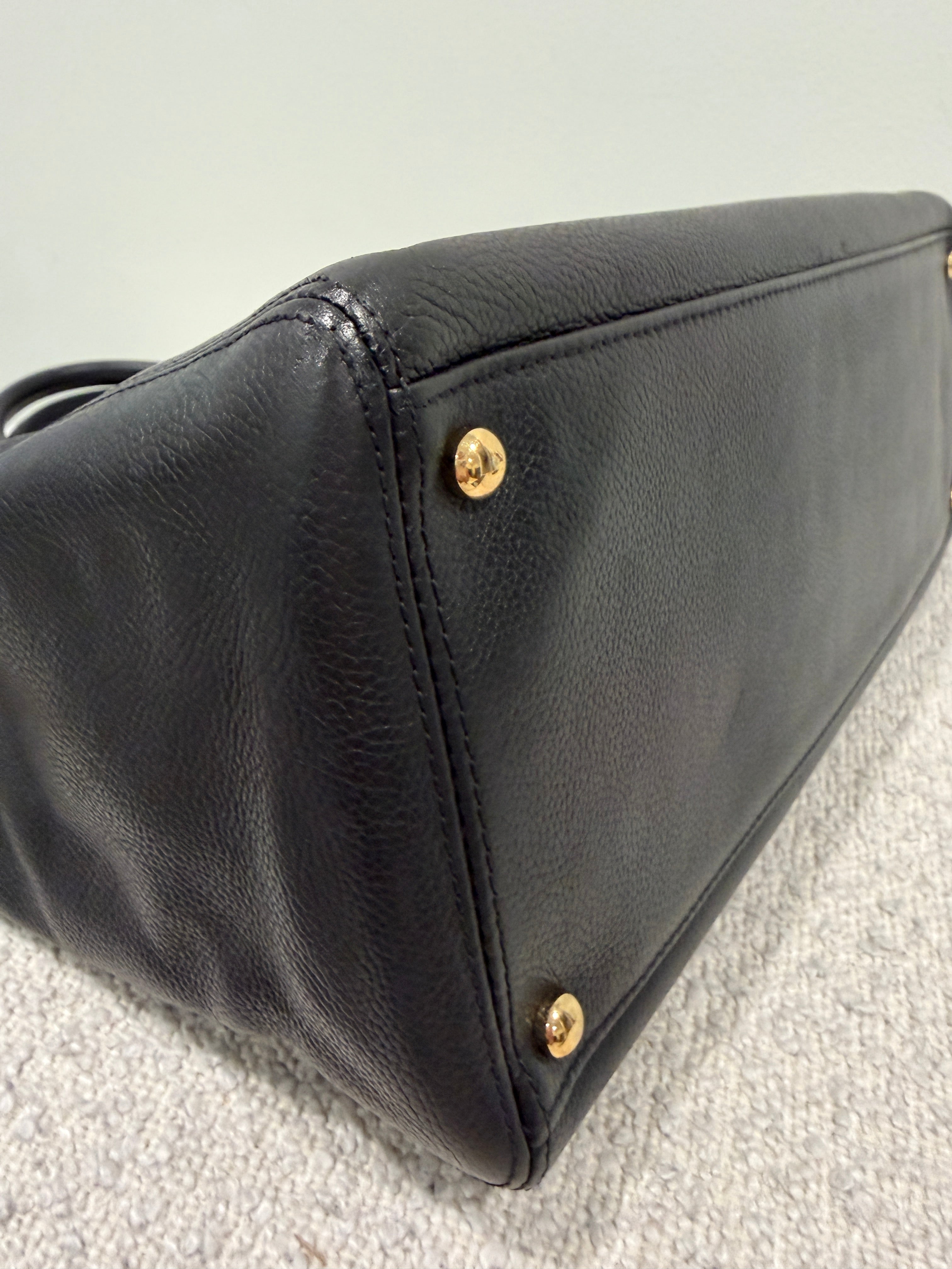 Chanel Medium Executive Cerf Tote Black Caviar Leather Gold Hardware Shoulder Bag With Strap 2004-2005