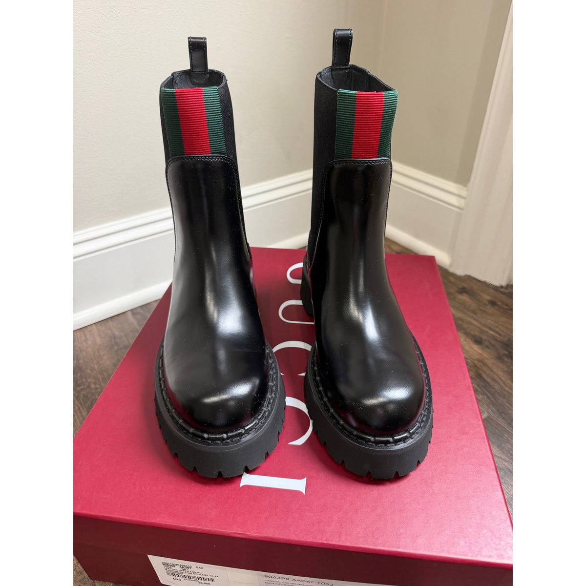 Gucci Web Stripe Leather Chelsea Boots Black Size 38.5 Brand New in Box