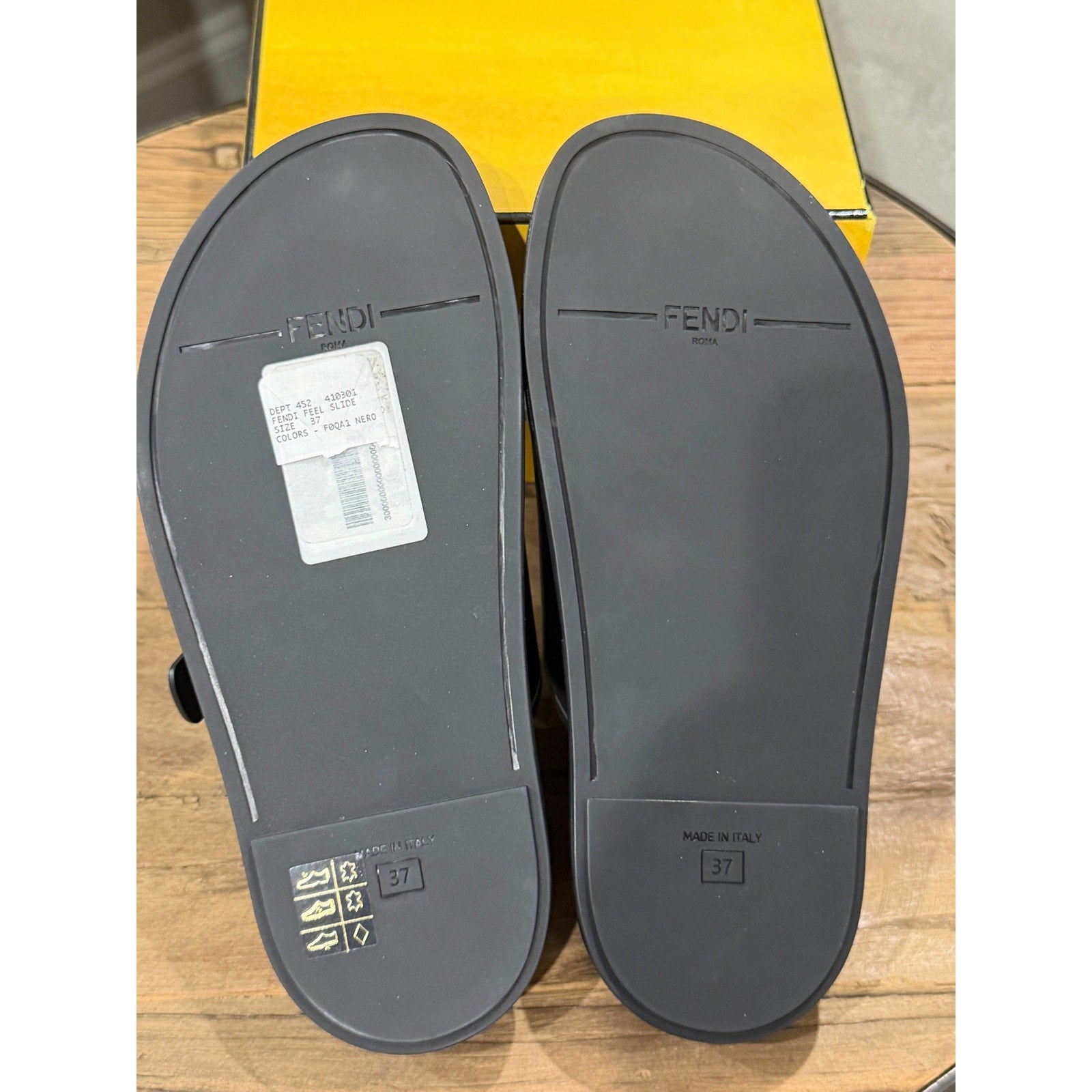 Fendi Feel Double Strap Buckle Black Leather Slides BNIB 37