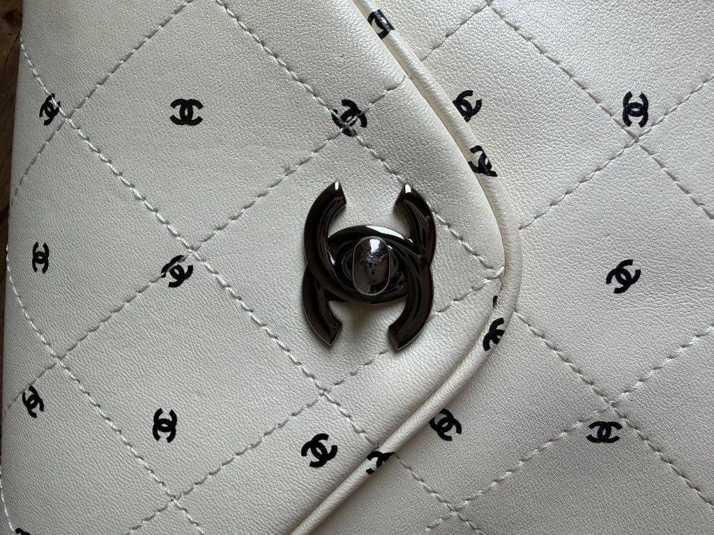 Chanel White Lambskin CC Logo Envelope Clutch Crossbody Bag | Silver Hardware