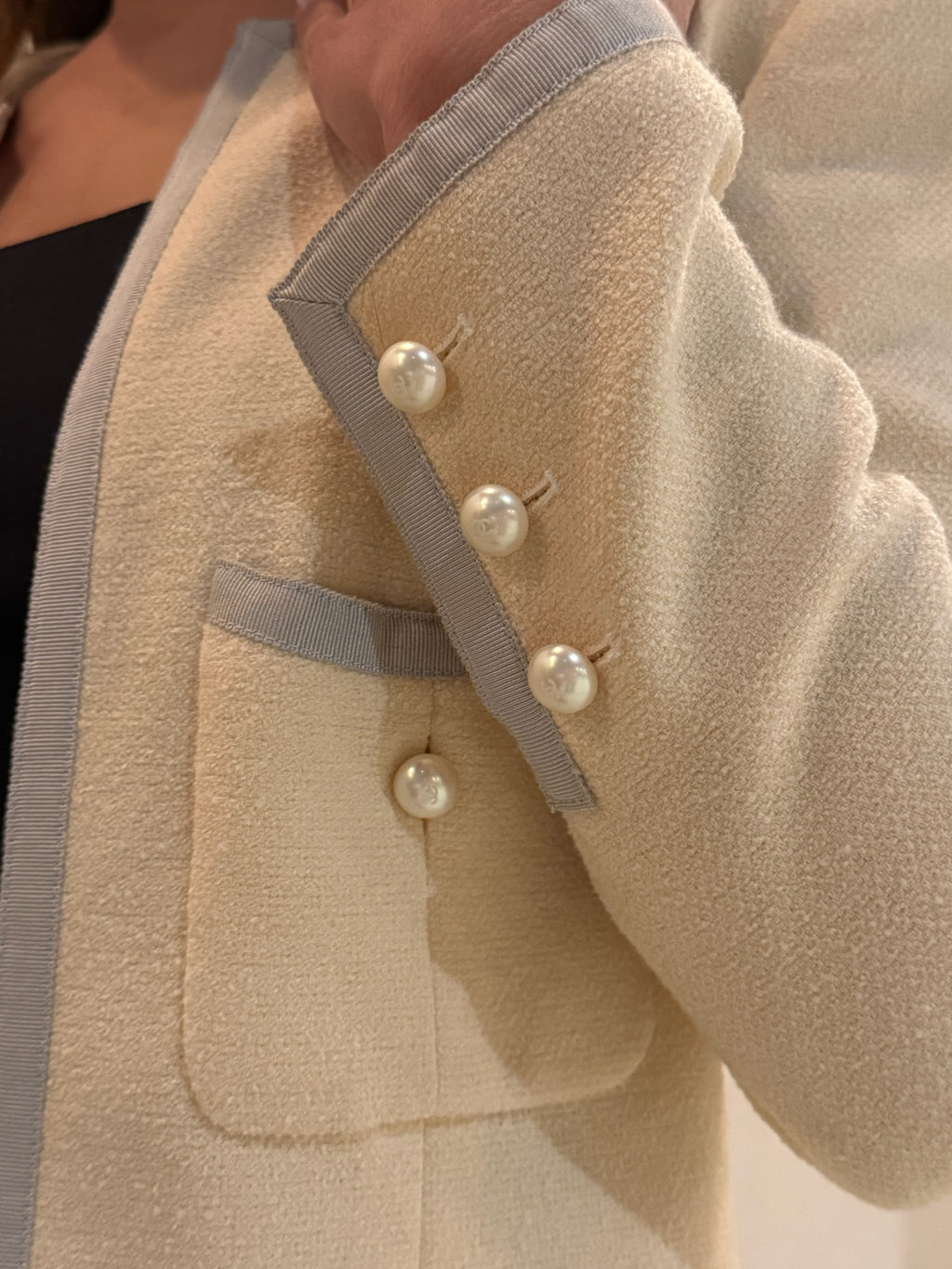Chanel 2003 Pearl Button Wool Blazer Jacket FR36