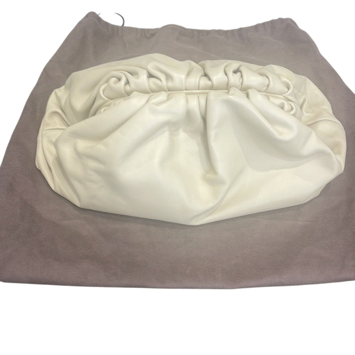 Bottega Veneta The Pouch Large Gathered Leather Clutch in Porridge – NWT