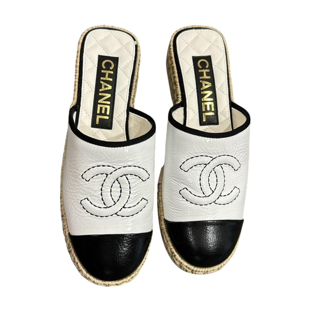 CHANEL Black Cap Toe Interlocking CC Logo White Espadrille Mules 37 BNIB