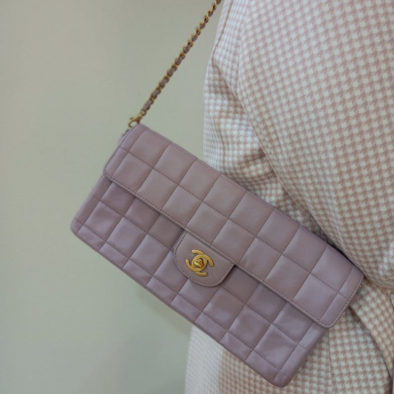 Chanel Vintage Purple Square Quilt East-West Flap Shoulder Bag Gold Hardware 2000–2002