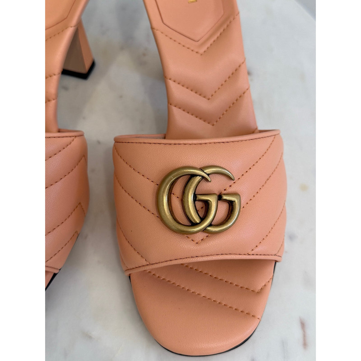 Gucci GG Marmont Matelassé Pink Leather Mule Sandals Size 38.5 New in Box