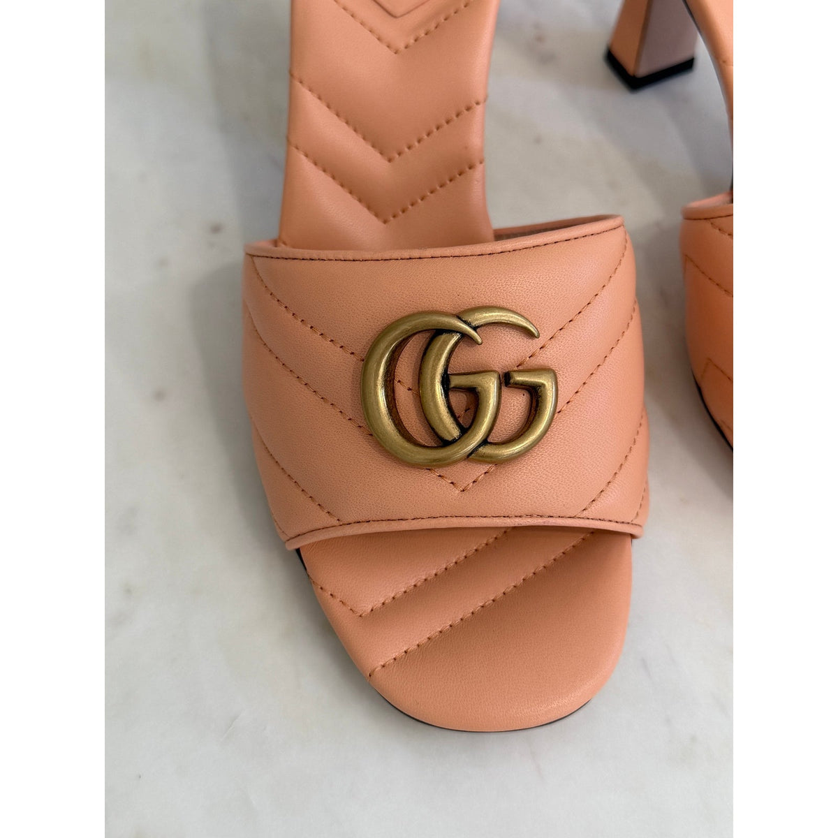 Gucci GG Marmont Matelassé Pink Leather Mule Sandals Size 38.5 New in Box