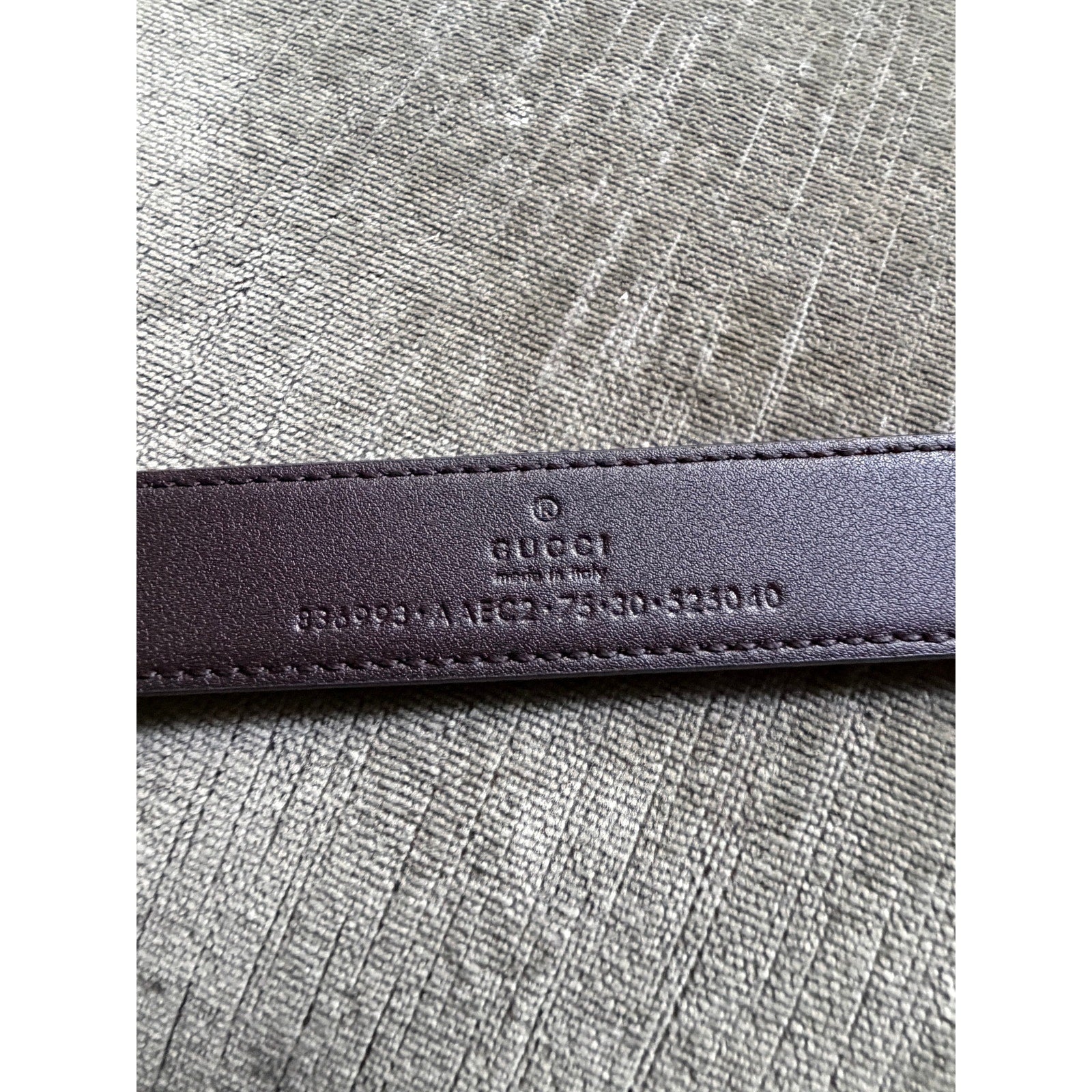 Gucci Thin belt with half-Horsebit buckle Size 75 NWT