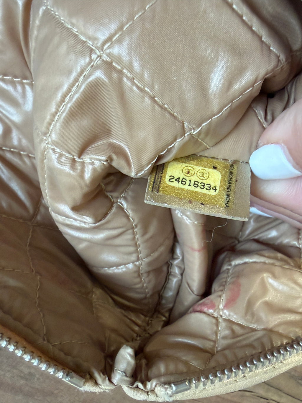 Chanel Medium Star O-Case Gold Metallic Leather Clutch Pouch 2017–2018