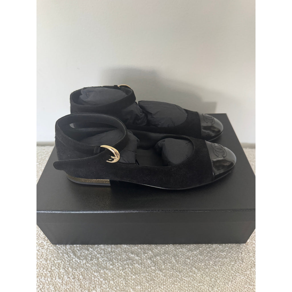 Chanel Ballet Flats Ankle Strap Interlocking CC Logo Suede Patent Trim Size 37
