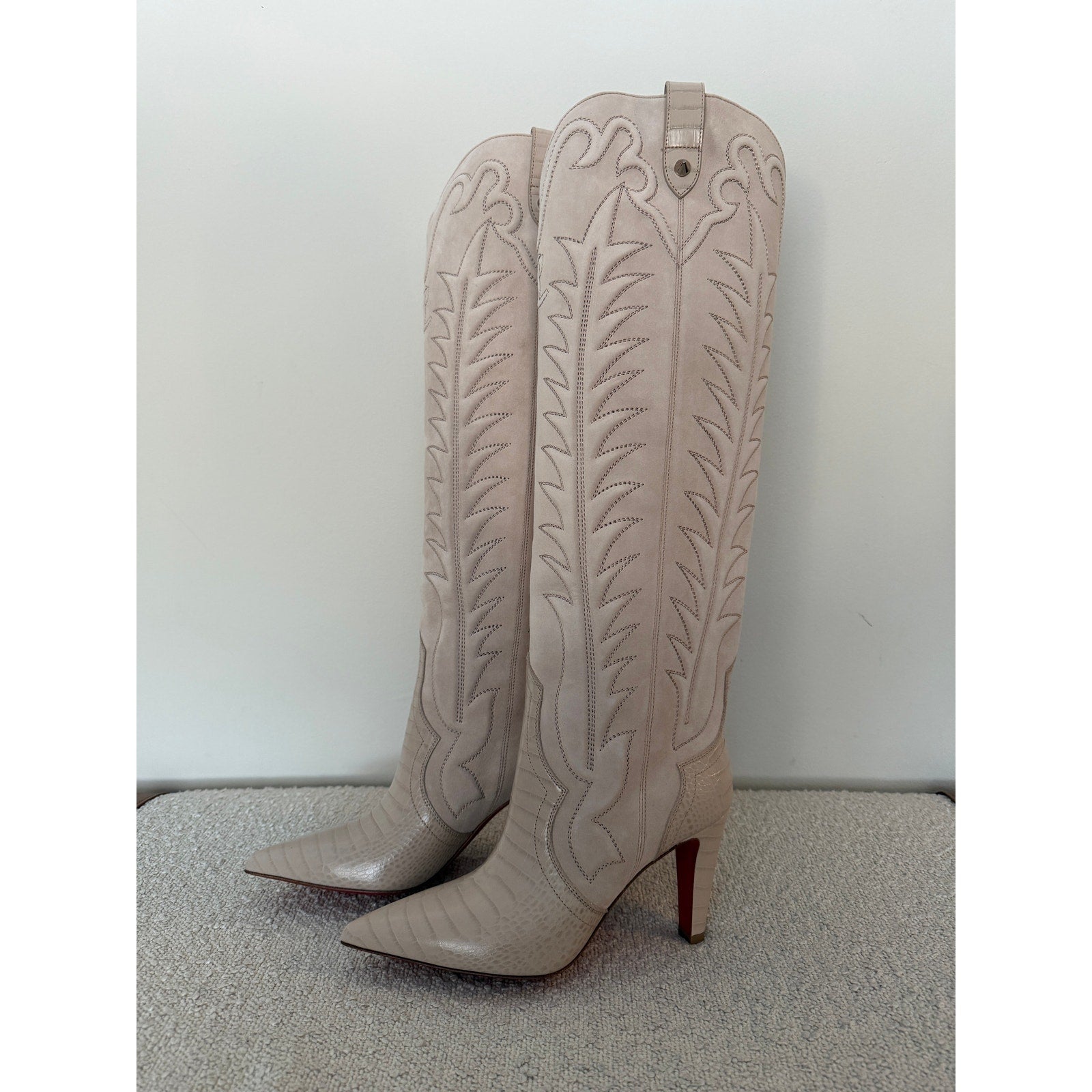CHRISTIAN LOUBOUTIN 
Santia Knee High Boots - Pearl size 39 BNIB