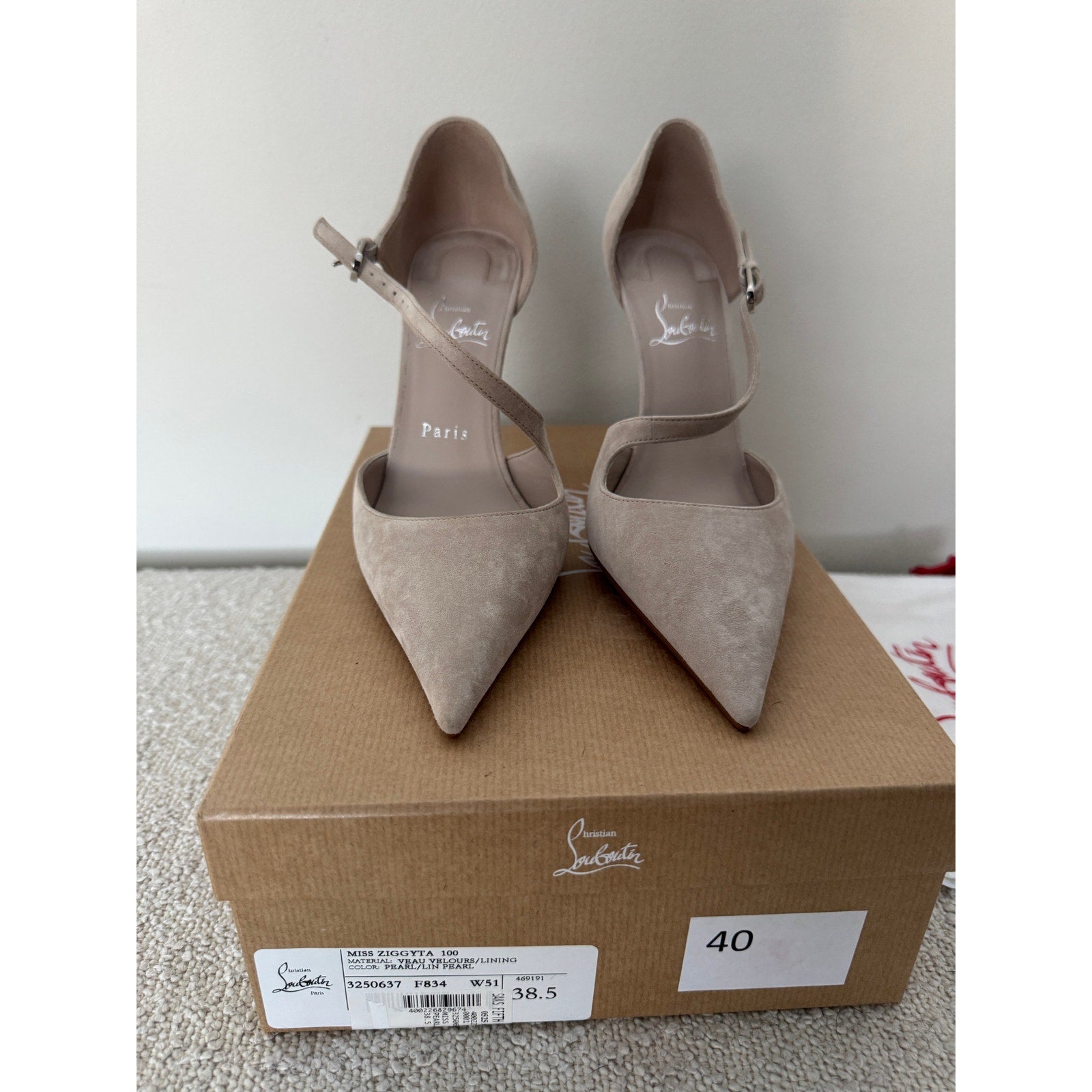 CHRISTIAN LOUBOUTIN
Miss Ziggyta 100 suede pumps BNIB 38.5