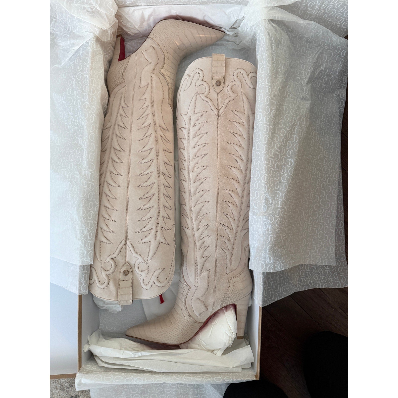 CHRISTIAN LOUBOUTIN 
Santia Knee High Boots - Pearl size 39 BNIB