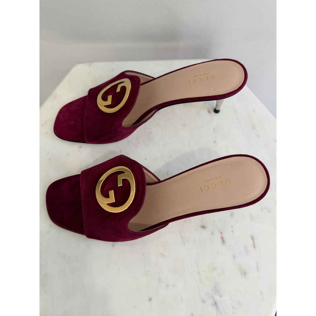 Gucci Blondie Interlocking G 70mm Burgundy Suede Sandals Size 39 New in Box