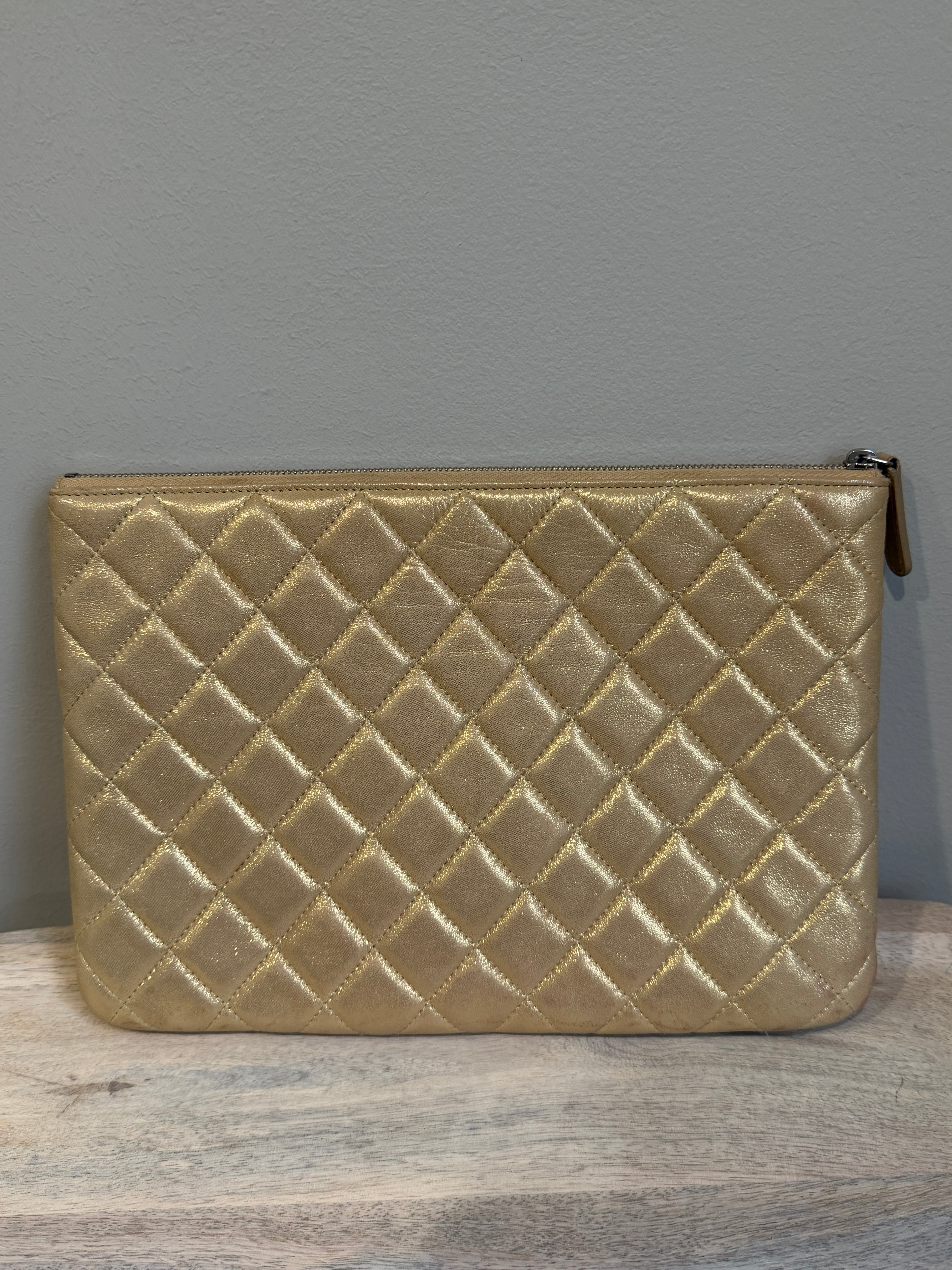 Chanel Medium Star O-Case Gold Metallic Leather Clutch Pouch 2017–2018