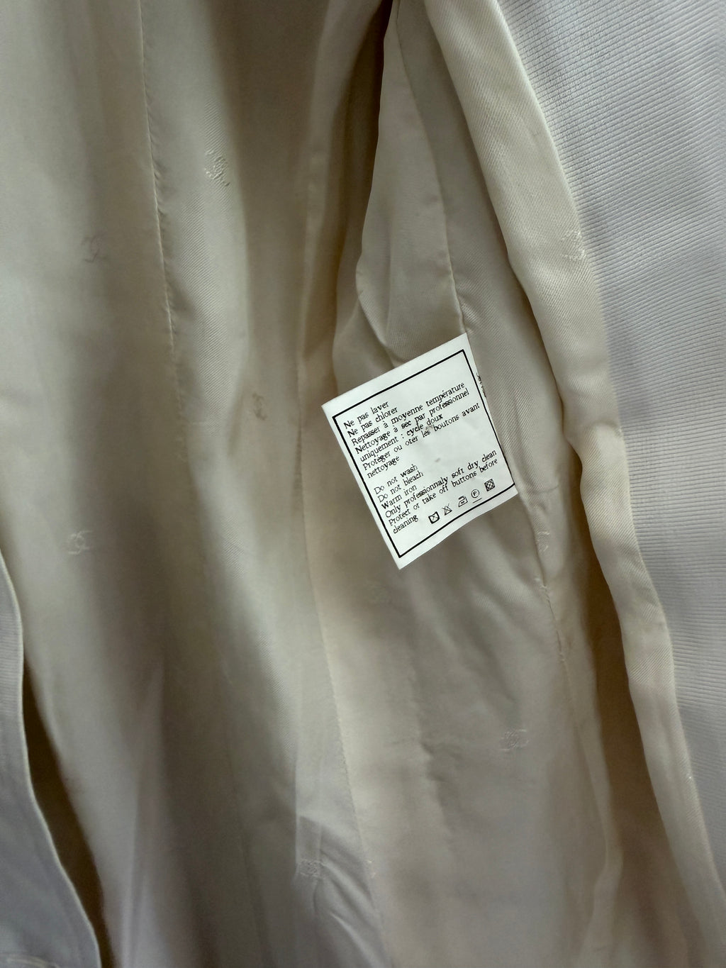Chanel White Cotton Silver Button Blazer