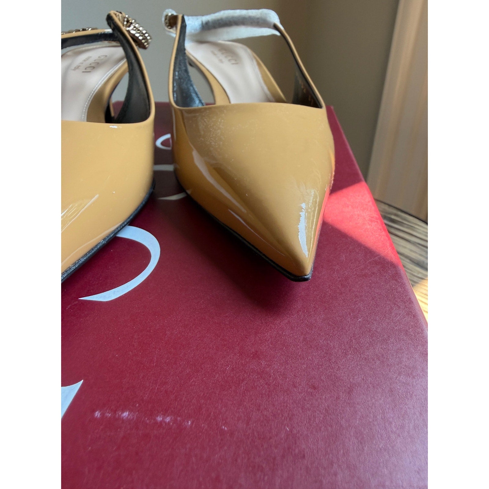 Gucci Signoria Patent Leather Slingback Pumps Beige Size 37 NIB
