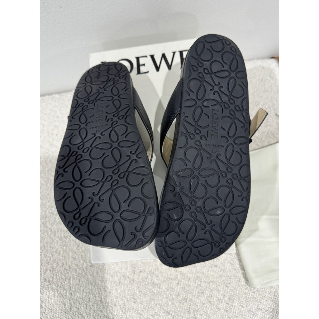 LOEWE
Leather Anagram Buckle Comfort Sandals BNIB 41 Black