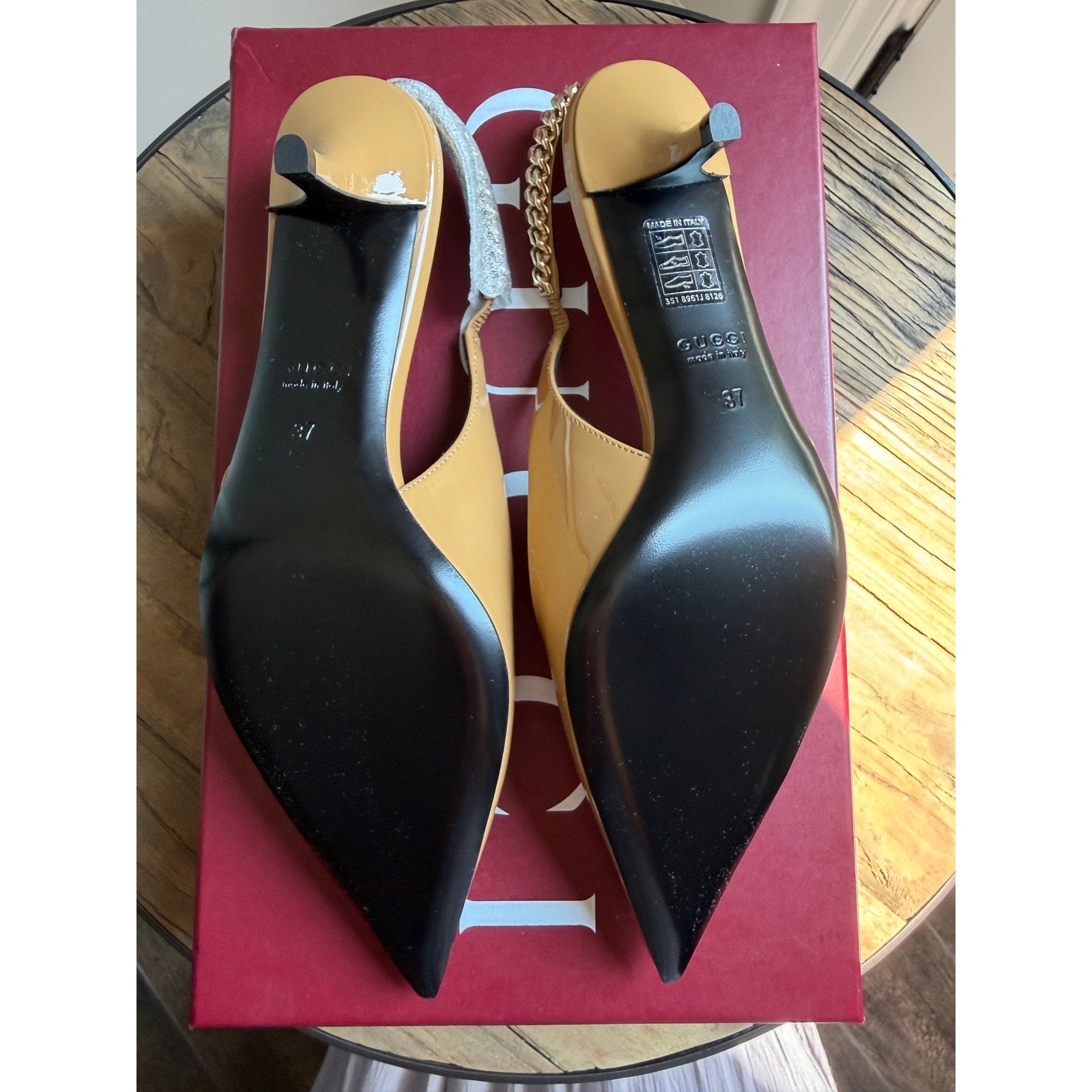 Gucci Signoria Patent Leather Slingback Pumps Beige Size 37 NIB