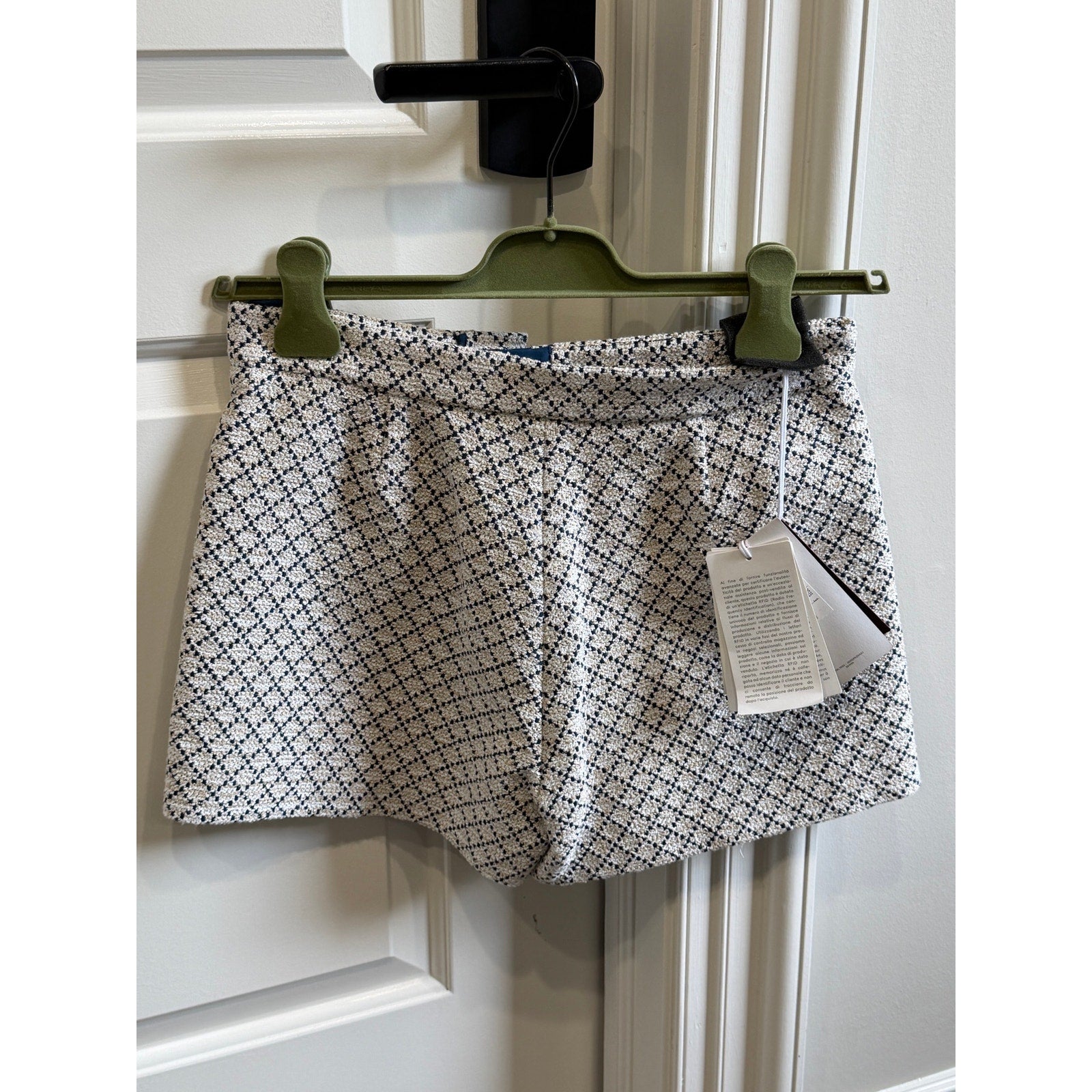 Gucci Patterned Button-Detail Shorts NWT Size 36
