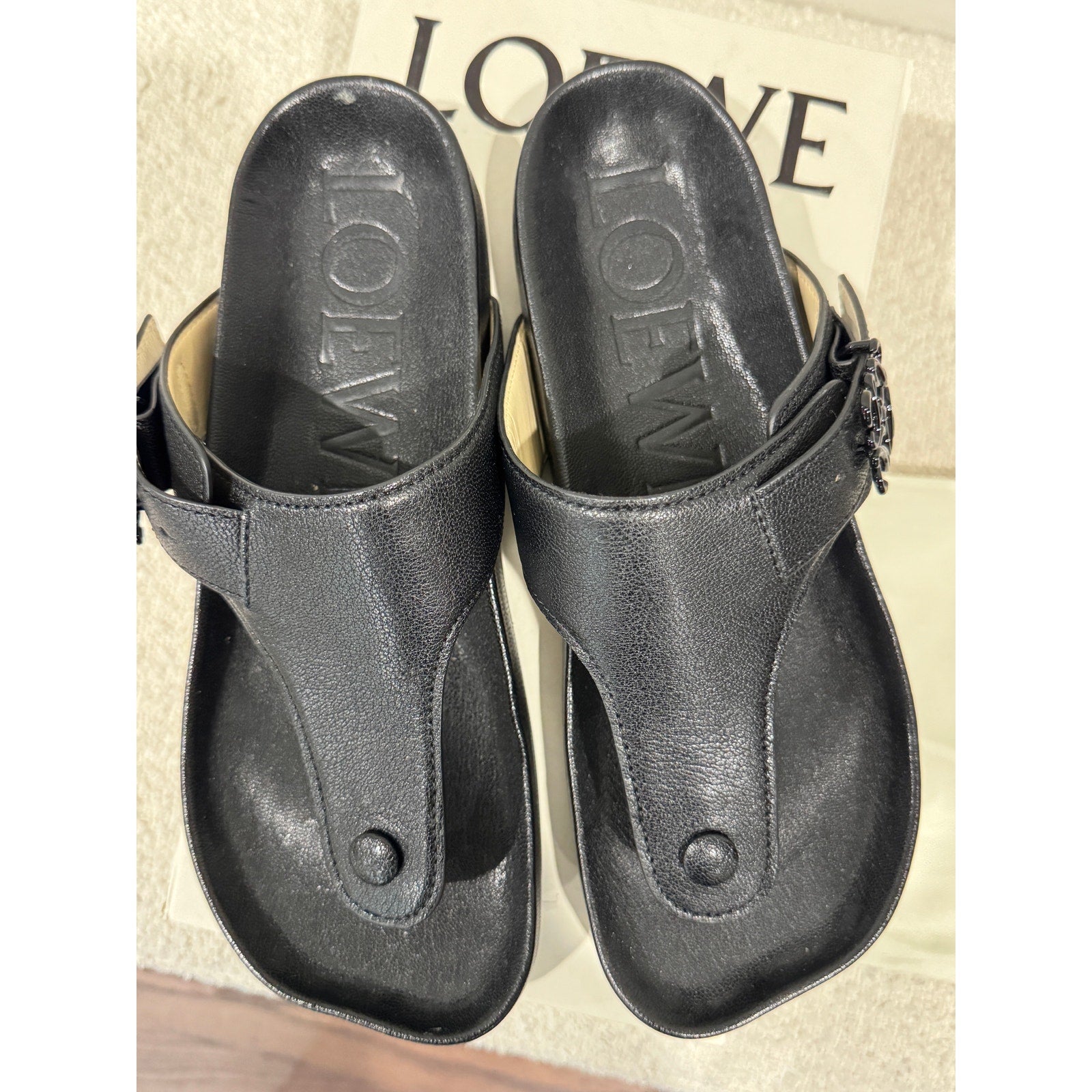 LOEWE
Leather Anagram Buckle Comfort Sandals BNIB 41 Black