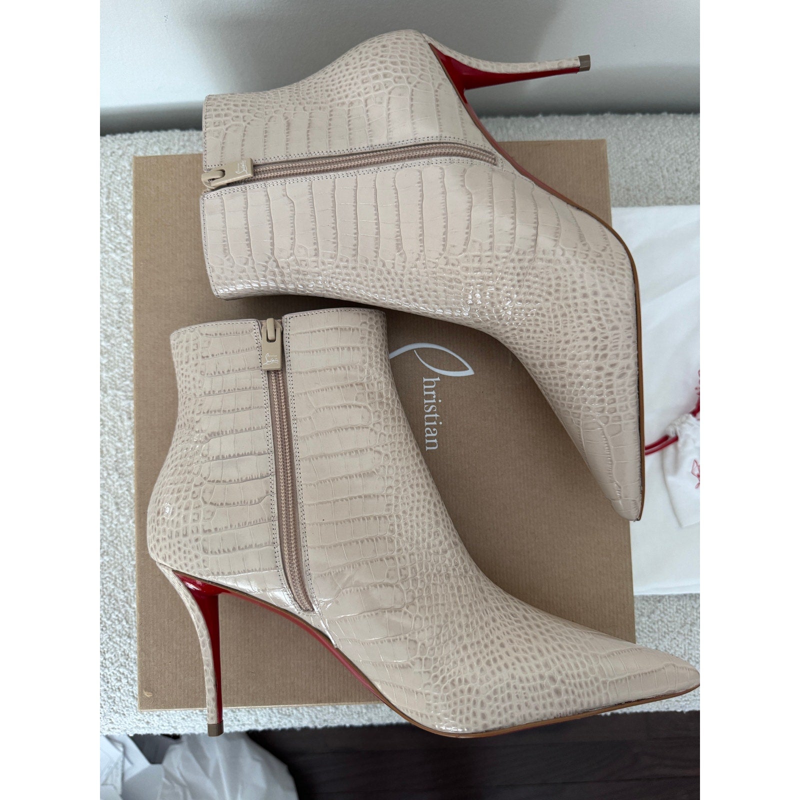 CHRISTIAN LOUBOUTIN
Snake-effect leather ankle boots BNIB 39.5