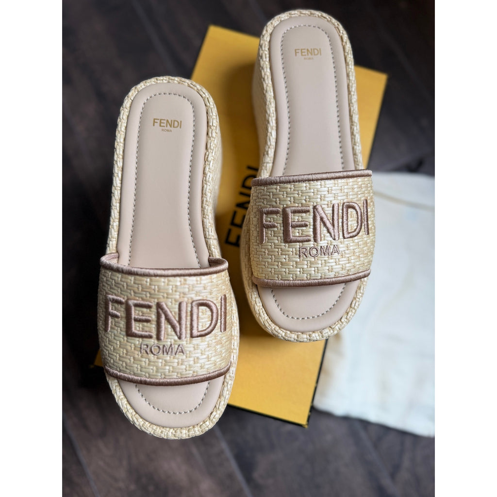 Fendi Sunshine Raffia Platform Slide Sandals Size 38.5 BNIB