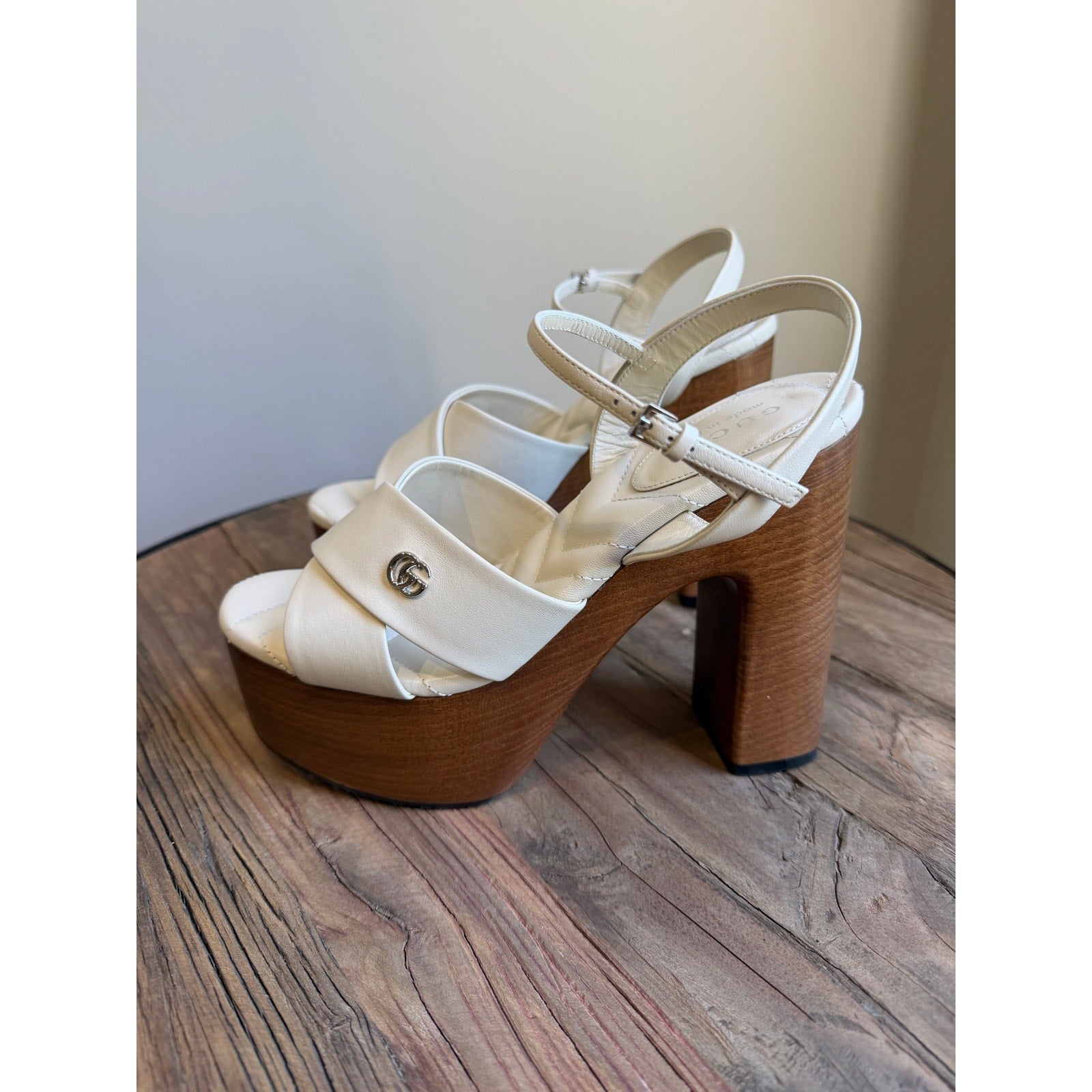 Gucci Platform Sandals White Leather Size 37 Brand New in Box