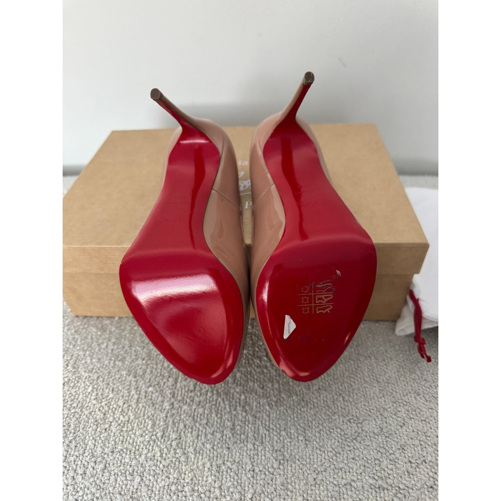 CHRISTIAN LOUBOUTIN
New Very Prive Patent Leather Pumps 120
BNIB Size 37.5